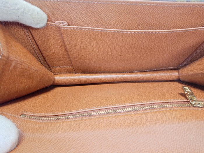 Louis Vuitton – Pochette Dame Vintage Monogram