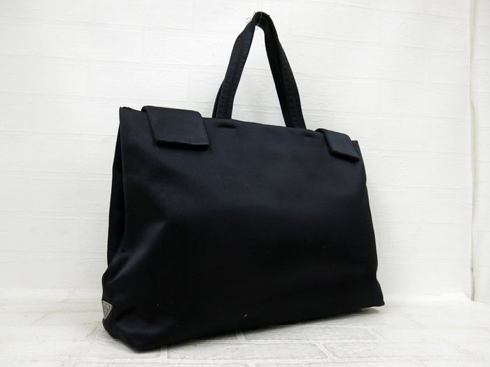 Prada – Bolso de mano vintage en satén negro