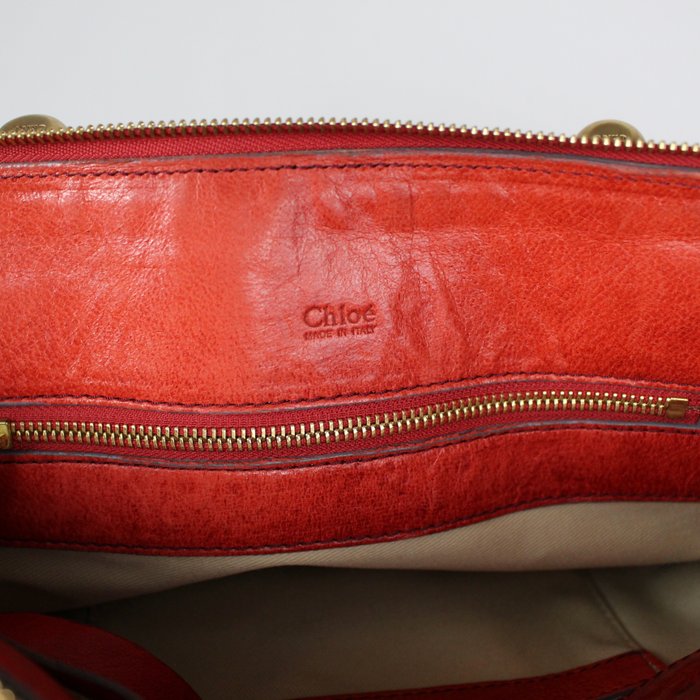 Chloé Heloise piel roja