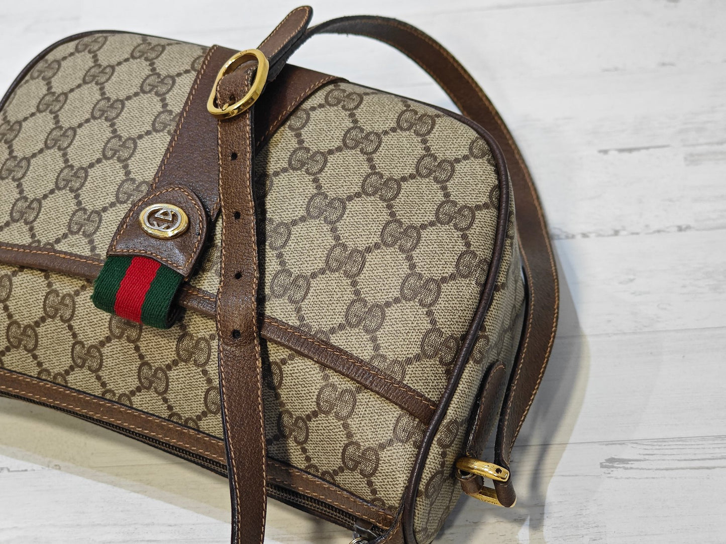 Bolso de hombro GUCCI GG Supreme pequeño