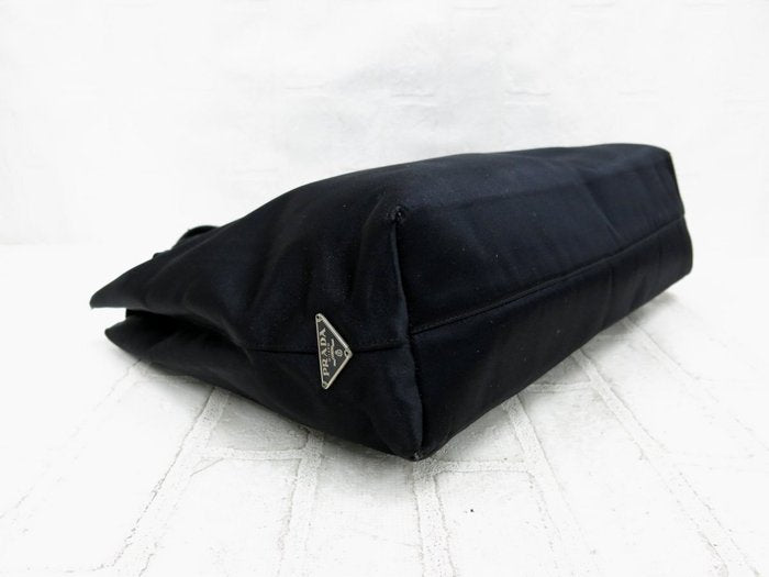 Prada – Bolso de mano vintage en satén negro