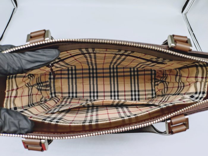 Burberry Tote cuero marrón