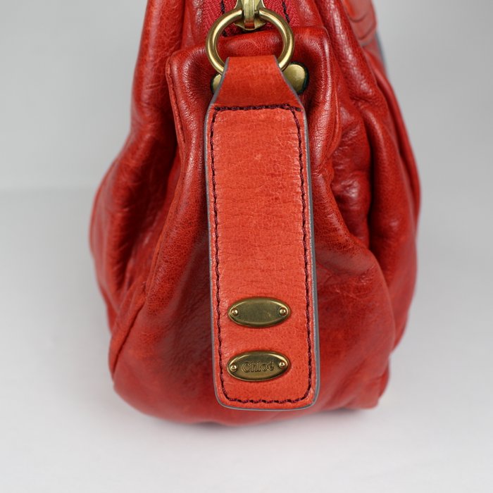 Chloé Heloise piel roja