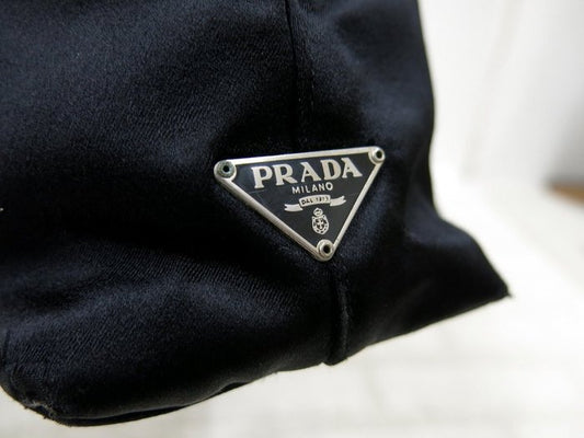 Prada – Bolso de mano vintage en satén negro