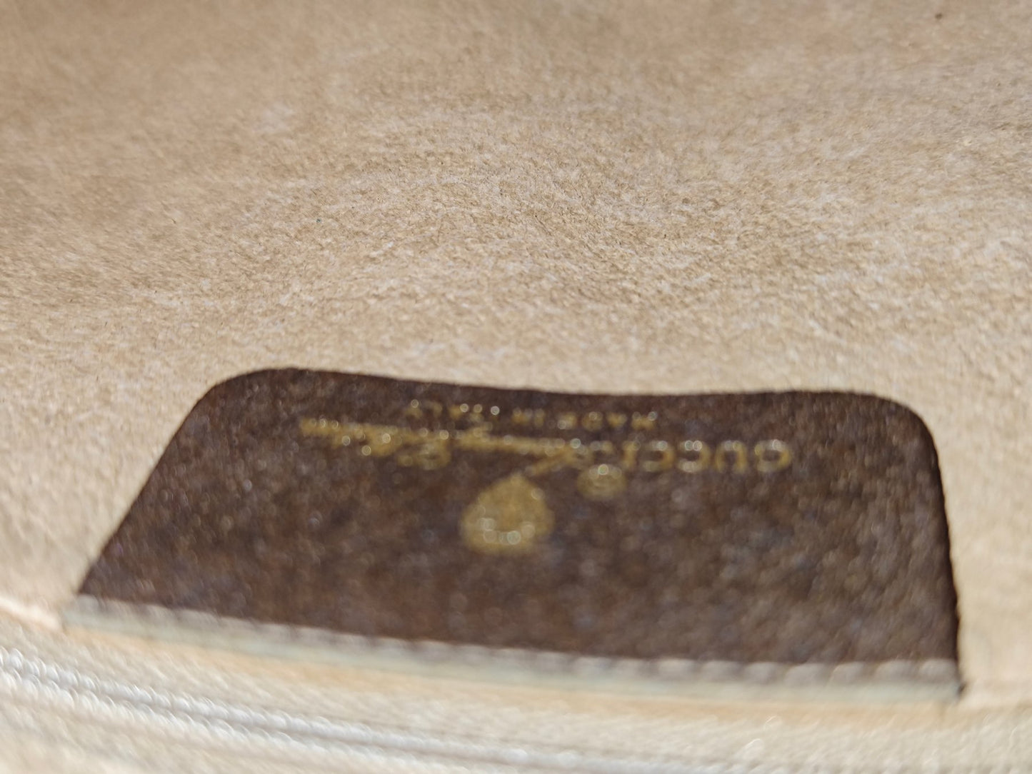 Bolso de hombro GUCCI GG Supreme pequeño