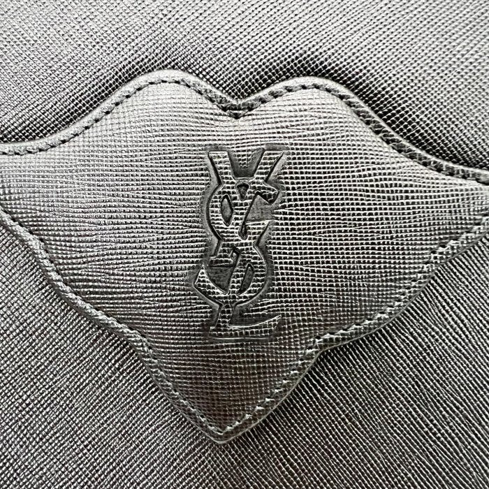 Yves Saint Laurent - Cartera de mano/clutch en cuero Saffiano