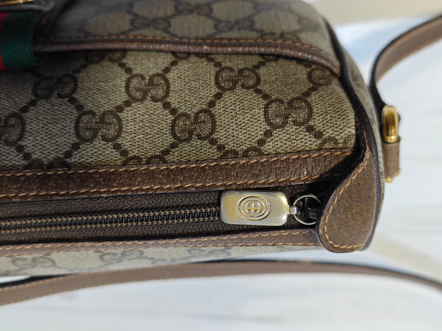 Bolso de hombro GUCCI GG Supreme pequeño